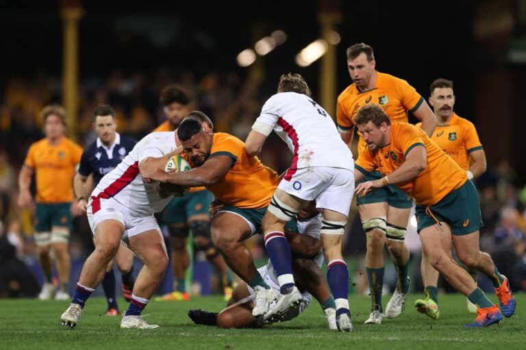 'LIVE: Wallabies take half-time lead over England'