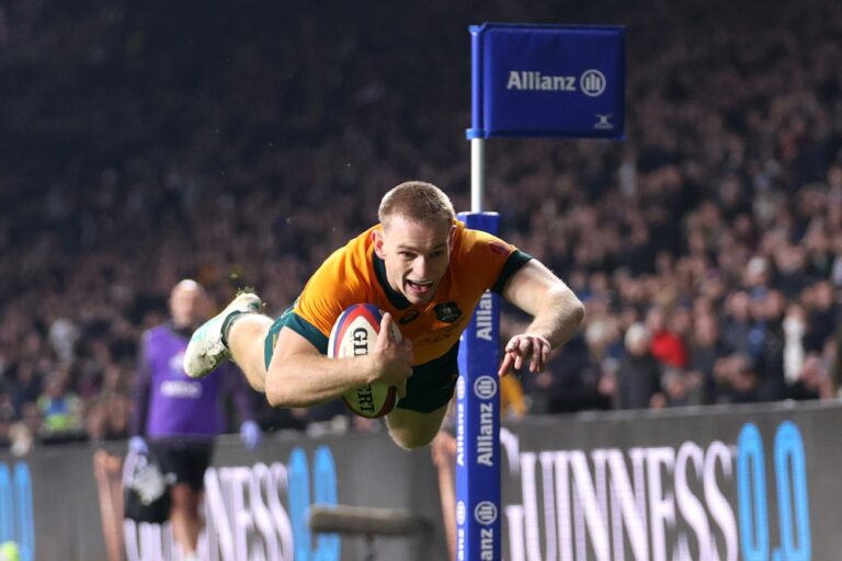 'Magic Max as Wallabies win after the siren against England'